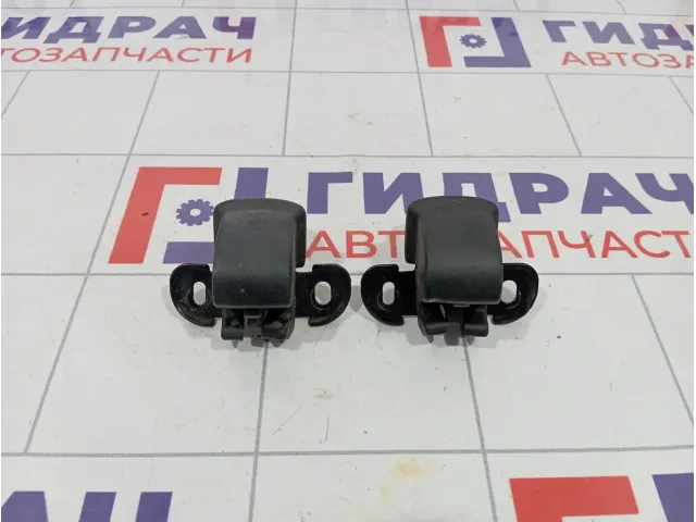 Замок двери распашной правый Lada Largus 8200509135