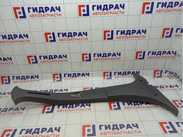 Обшивка стойки средней правой Lada Largus 769137888R
