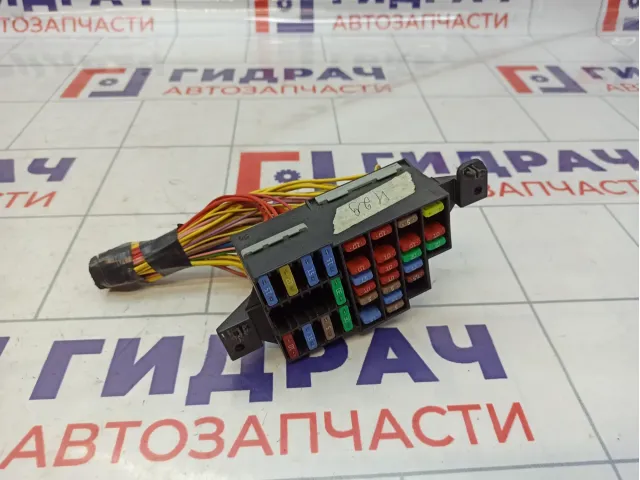 Блок предохранителей Lada Largus 7703297597