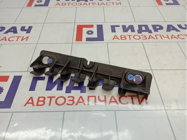 Кронштейн заднего бампера правый Lada Largus 8450000392