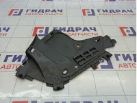 Пыльник двигателя нижний правый Lada Largus 8200595807