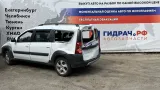 Повторитель на крыло белый Lada Largus 8200257684