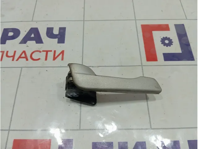 Ручка двери внутренняя левая Lada Priora 21726105181