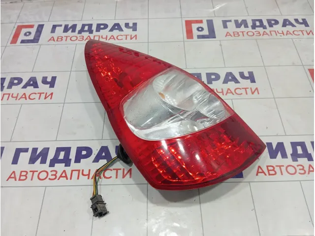 Фонарь задний левый Lada Priora 21713716011