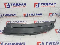 Решетка под лобовое стекло (Жабо) левая Lada Priora 21708212735