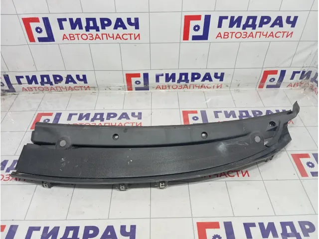 Решетка под лобовое стекло (Жабо) левая Lada Priora 21708212735