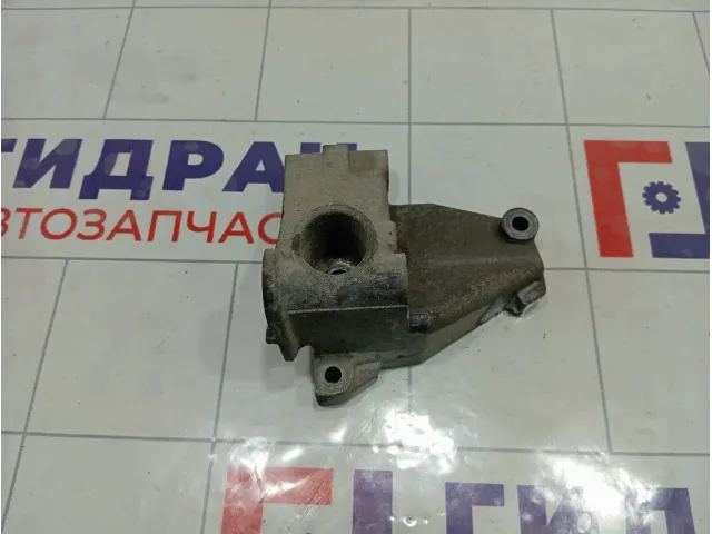 Кронштейн двигателя Lada Priora 21121001292