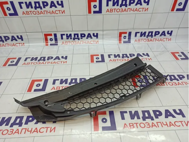 Решетка стеклоочистителя правая Lada Priora (2170) 21708212734