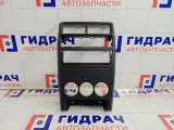 Накладка торпедо центральная Lada Priora 21725326115