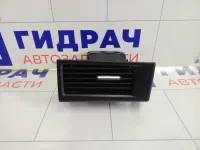 Дефлектор воздушный правый Lada Priora 21728104042