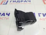 Дефлектор воздушный правый Lada Priora 21728104042