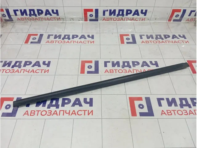 Уплотнитель стекла переднего правого Lada Vesta 8450007726