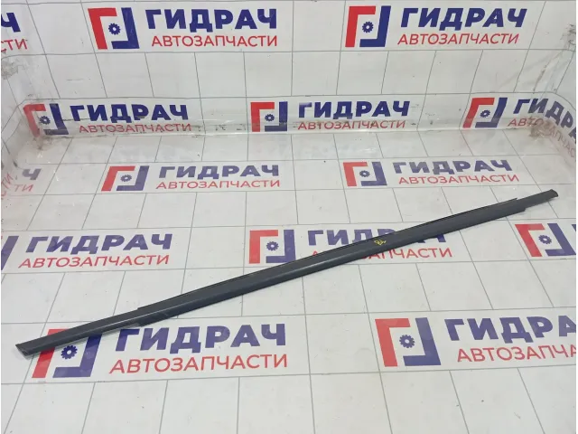 Накладка стекла заднего левого Lada Vesta 8450008399