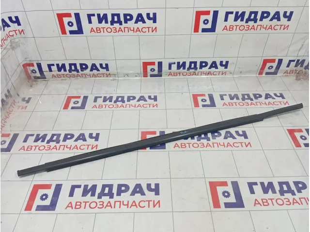 Накладка стекла заднего правого Lada Vesta 8450008396