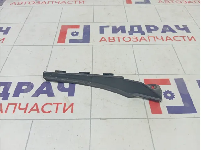 Накладка решетки стеклоочистителя левая Lada Vesta 8450008089