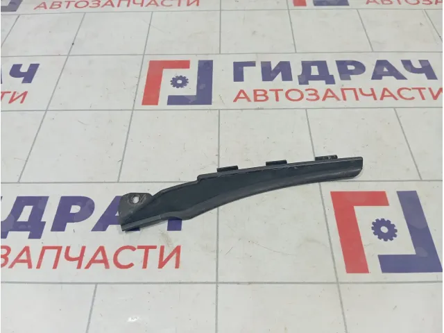 Накладка решетки стеклоочистителя правая Lada Vesta 8450008088
