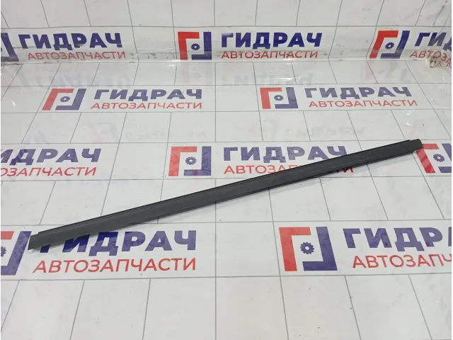 Уплотнитель стекла переднего левого Lada Vesta 8450007727