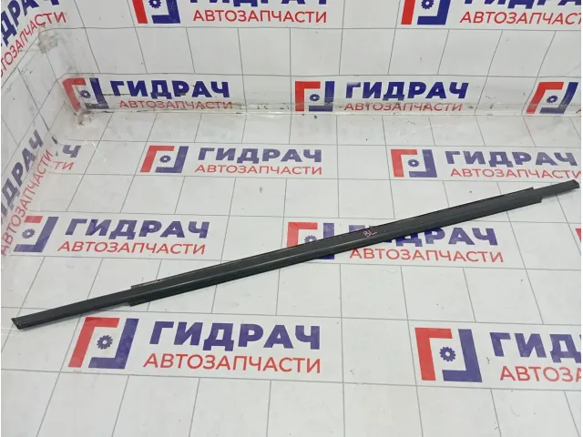 Накладка стекла заднего левого Lada Vesta 8450008399