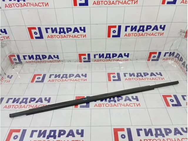 Накладка стекла заднего правого Lada Vesta Cross 8450031738