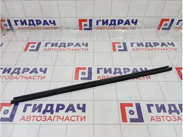 Уплотнитель стекла переднего левого Lada Vesta Cross 8450007727