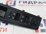 Блок управления стеклоподъемниками Lada Vesta Cross 8450006933