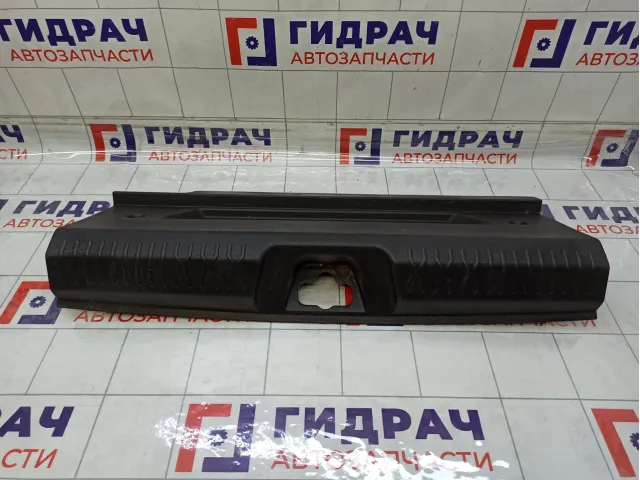 Обшивка багажника на заднюю панель Lada Vesta Cross 8450007149
