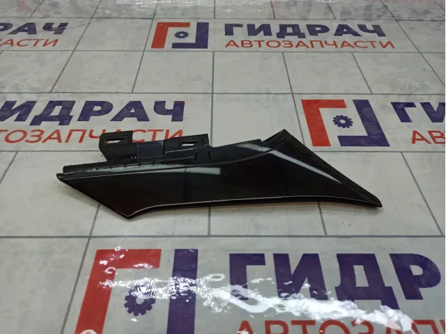 Накладка спойлера левая Lada Vesta Cross 8450030949