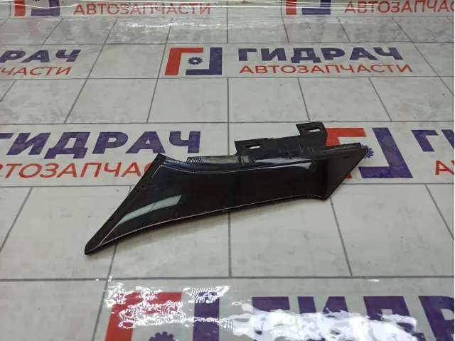 Накладка спойлера правая Lada Vesta Cross 8450030948