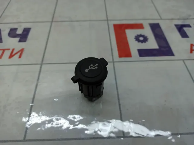 Разъем USB AUX Lada Vesta Cross 280235X00A