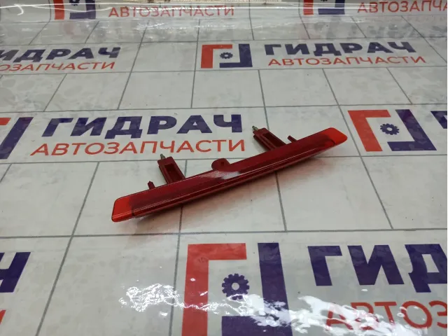 Фонарь задний стоп сигнал в спойлер Lada Vesta Cross 8450008441