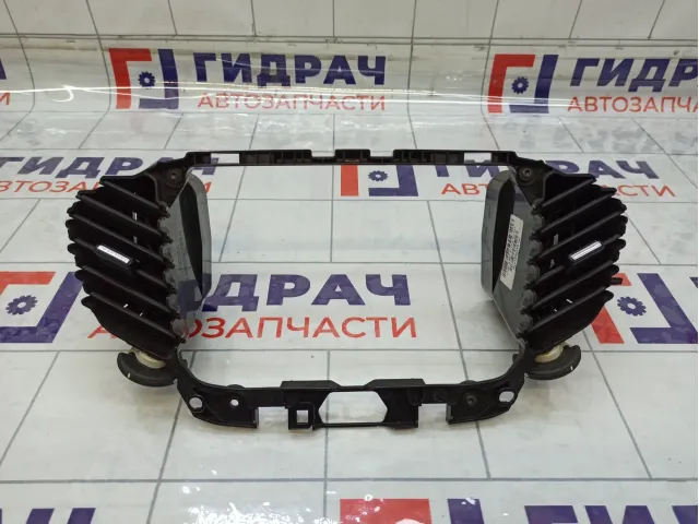 Дефлектор воздушный центральный Lada Vesta Cross 8450031429