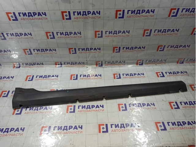 Накладка порога наружная правая Lada Vesta Cross 8450031014