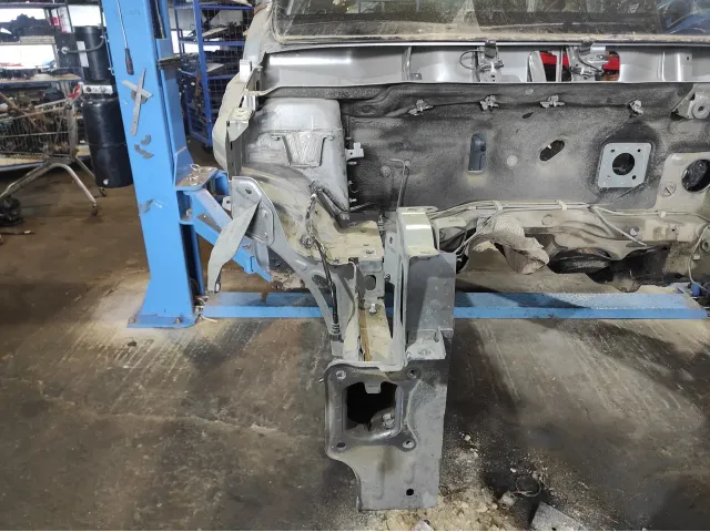 Лонжерон передний правый Lada Vesta