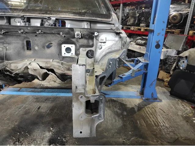 Лонжерон передний левый Lada Vesta