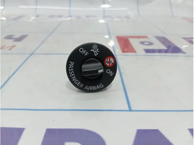 Выключатель AIR BAG Lada Vesta 681995290R