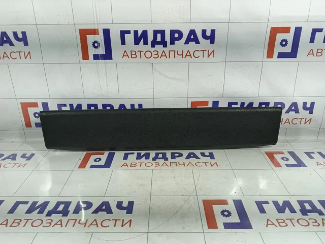 Обшивка двери багажника центральная Lada Vesta 8450007778