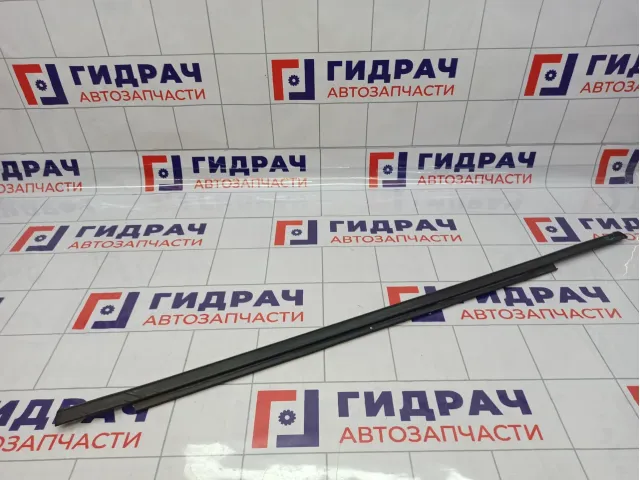 Накладка стекла заднего левого Lada Vesta 8450008399