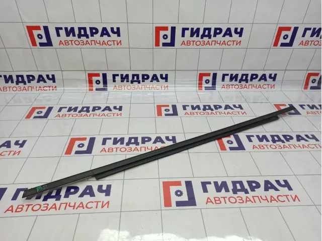 Накладка стекла заднего правого Lada Vesta 8450008396