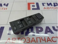 Блок управления стеклоподъемниками Lada Vesta 8450006933