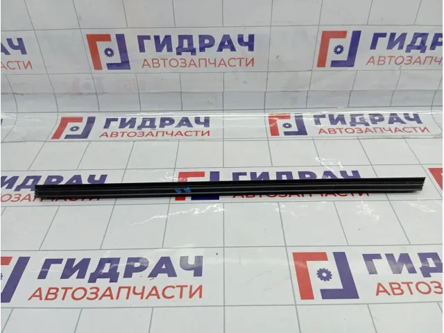 Уплотнитель стекла задней правой Lada Vesta 8450007853