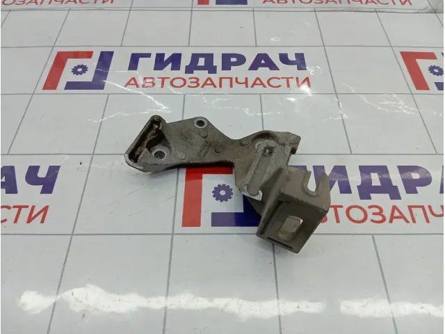 Кронштейн генератора Lada Vesta 117102094R