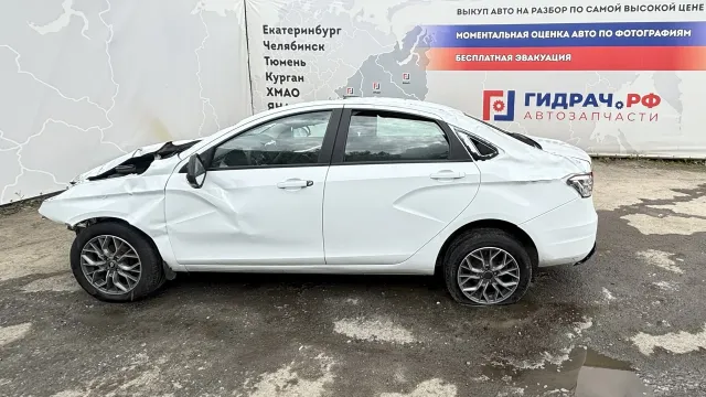 Автомобиль Lada Vesta  в разборе