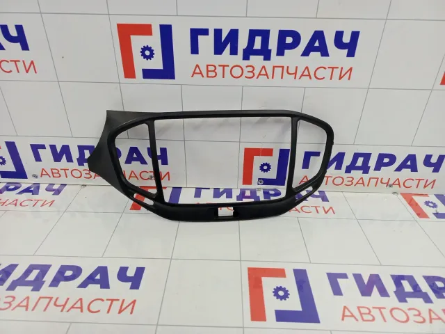 Рамка магнитолы Lada Vesta 8450033566