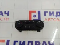 Блок управления климатической установкой Lada Vesta 8450033928