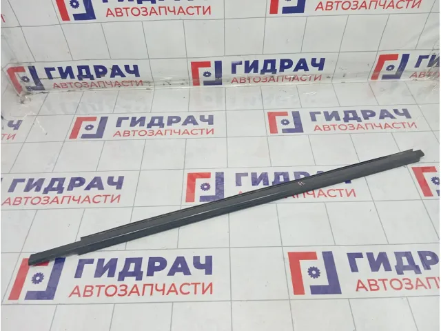 Накладка стекла переднего левого Lada Vesta 8450031737