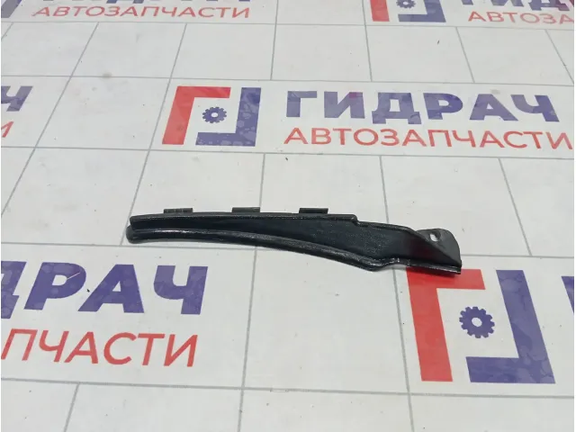 Накладка стеклоочистителей левая Lada Vesta 8450008089