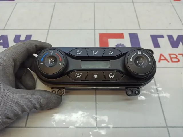 Блок управления отопителем (печкой) Lada Vesta 8450033928