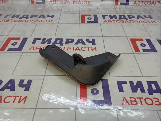 Брызговик передний правый Lada Vesta 8450008252
