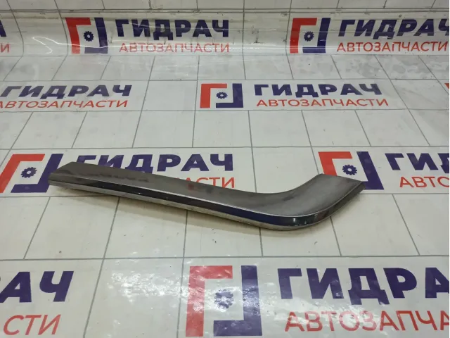 Молдинг бампера переднего правый Lada Vesta 8450008923