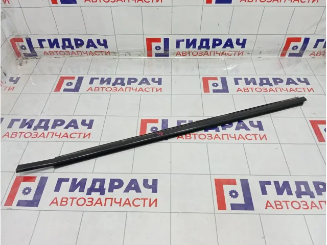 Накладка стекла переднего левого Lada Vesta 8450031737